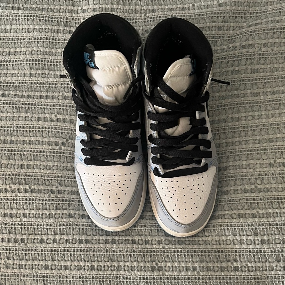 Air Jordan 1 Retro High OG GS ‘University Blue’